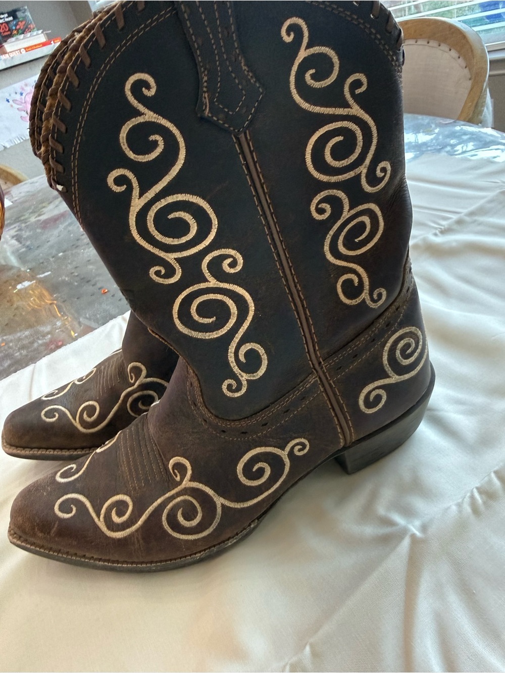 Ariat Brown Leather Heeled Cowboy Boots with Cream Embroidery